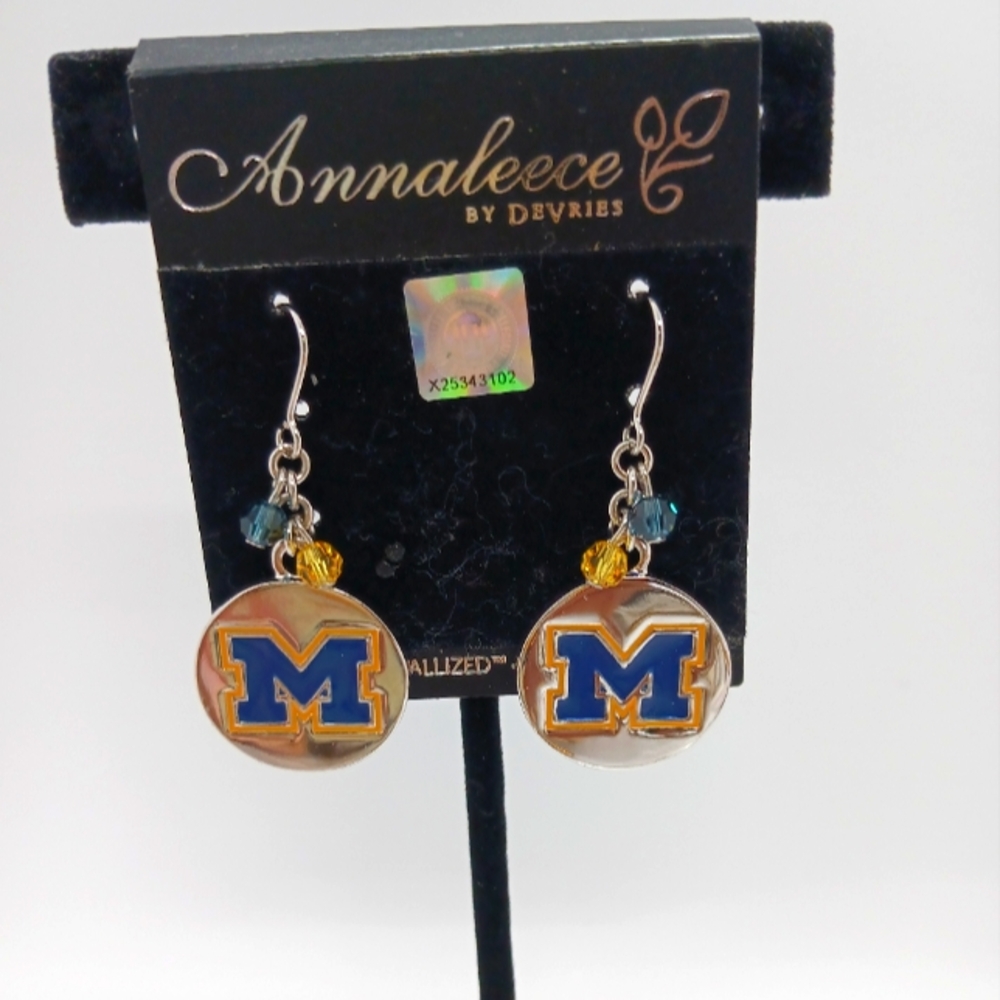 Michigan WOLVERINES Earrings, w/ Swarovski Christallized Accents, Licensed - Picture 2 of 5